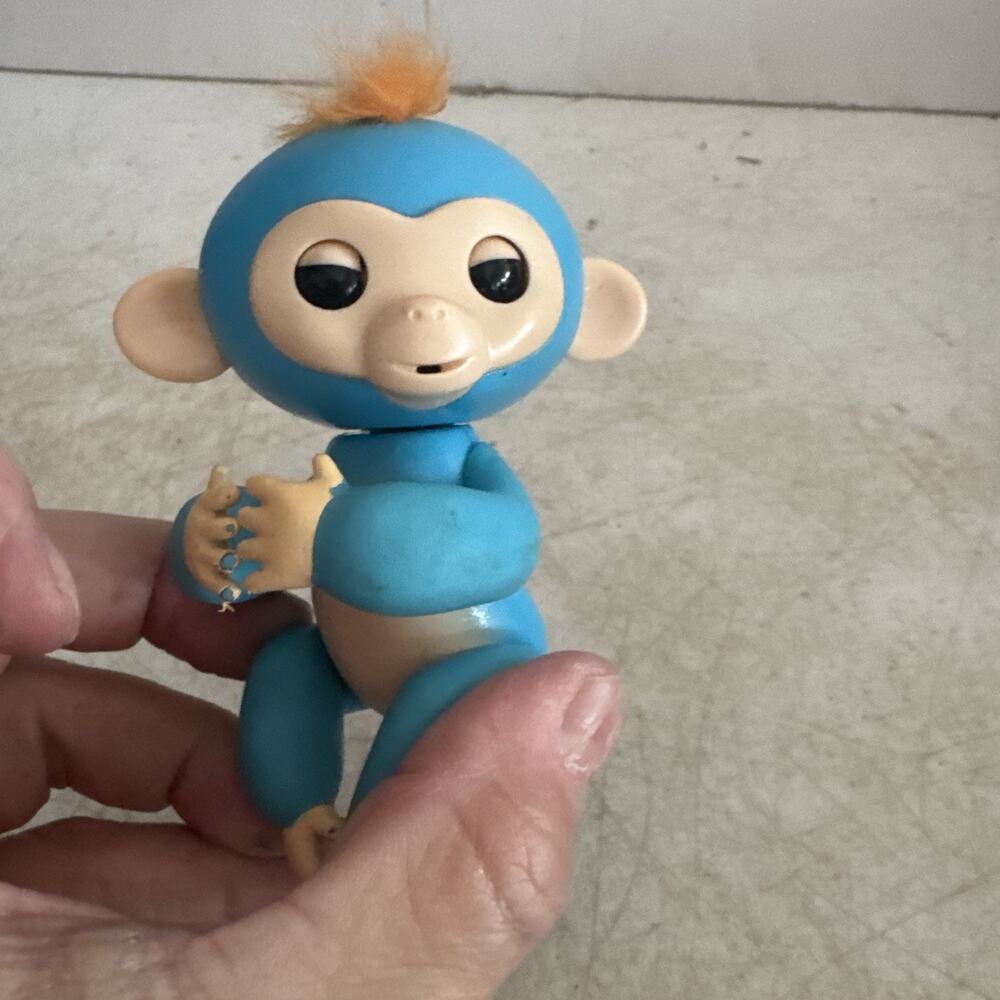 Orange Hair Blue Fingerling Kids Toy Talking Baby Monkey EUC Animal 40+ Sounds